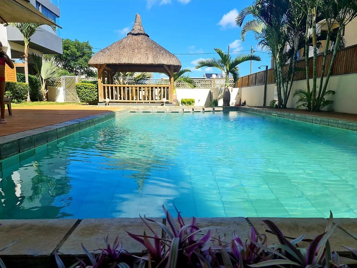 Flic En Flac Sea View Luxury 3 Bedroom Apartment Bagian luar foto