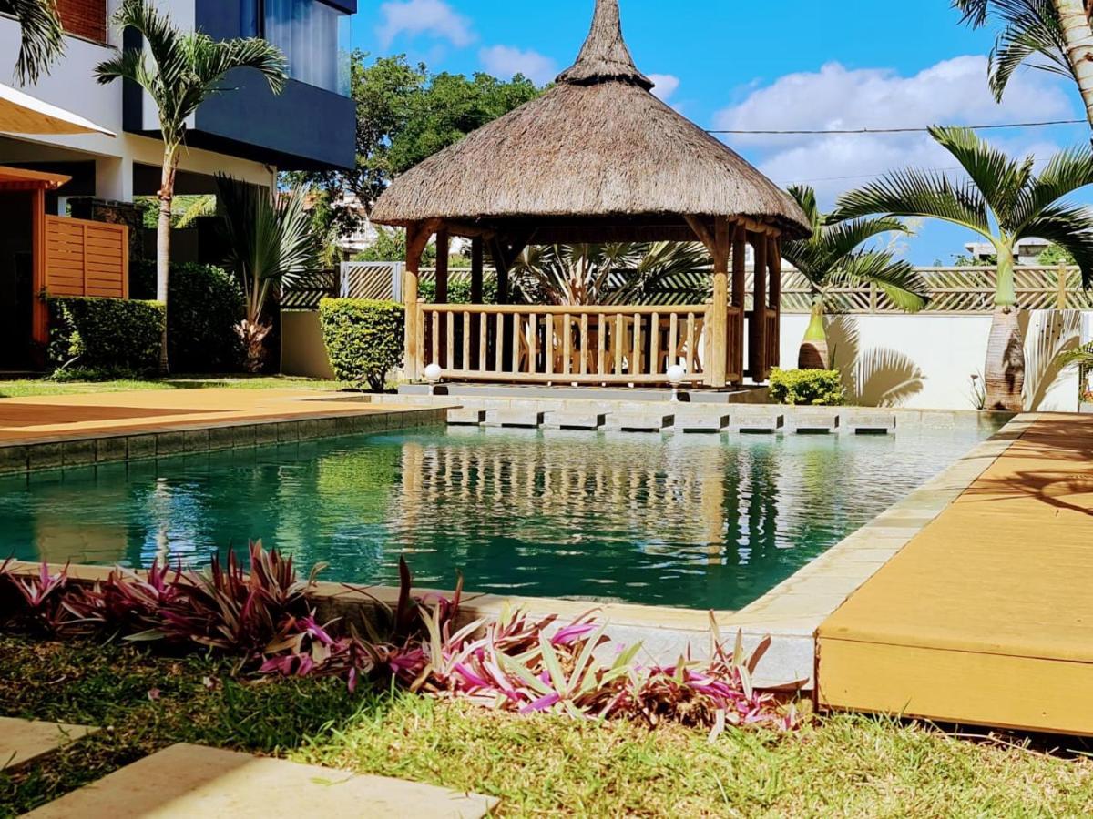 Flic En Flac Sea View Luxury 3 Bedroom Apartment Bagian luar foto