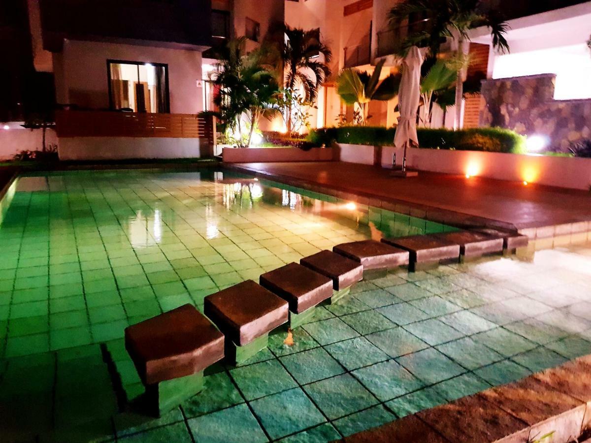 Flic En Flac Sea View Luxury 3 Bedroom Apartment Bagian luar foto