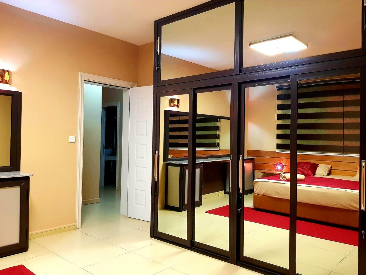 Flic En Flac Sea View Luxury 3 Bedroom Apartment Bagian luar foto
